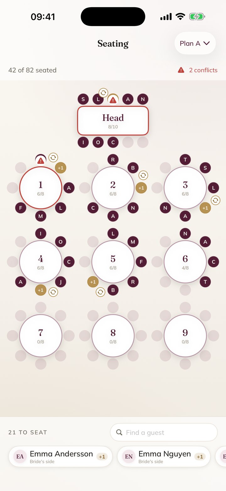 Drag-and-drop seating chart with round tables